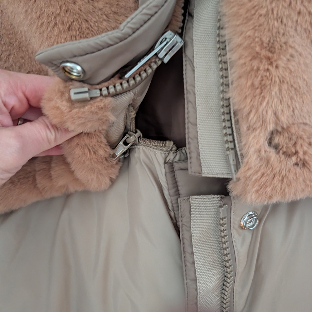 UGG White Puffer Jacket - Picture 3 of 8